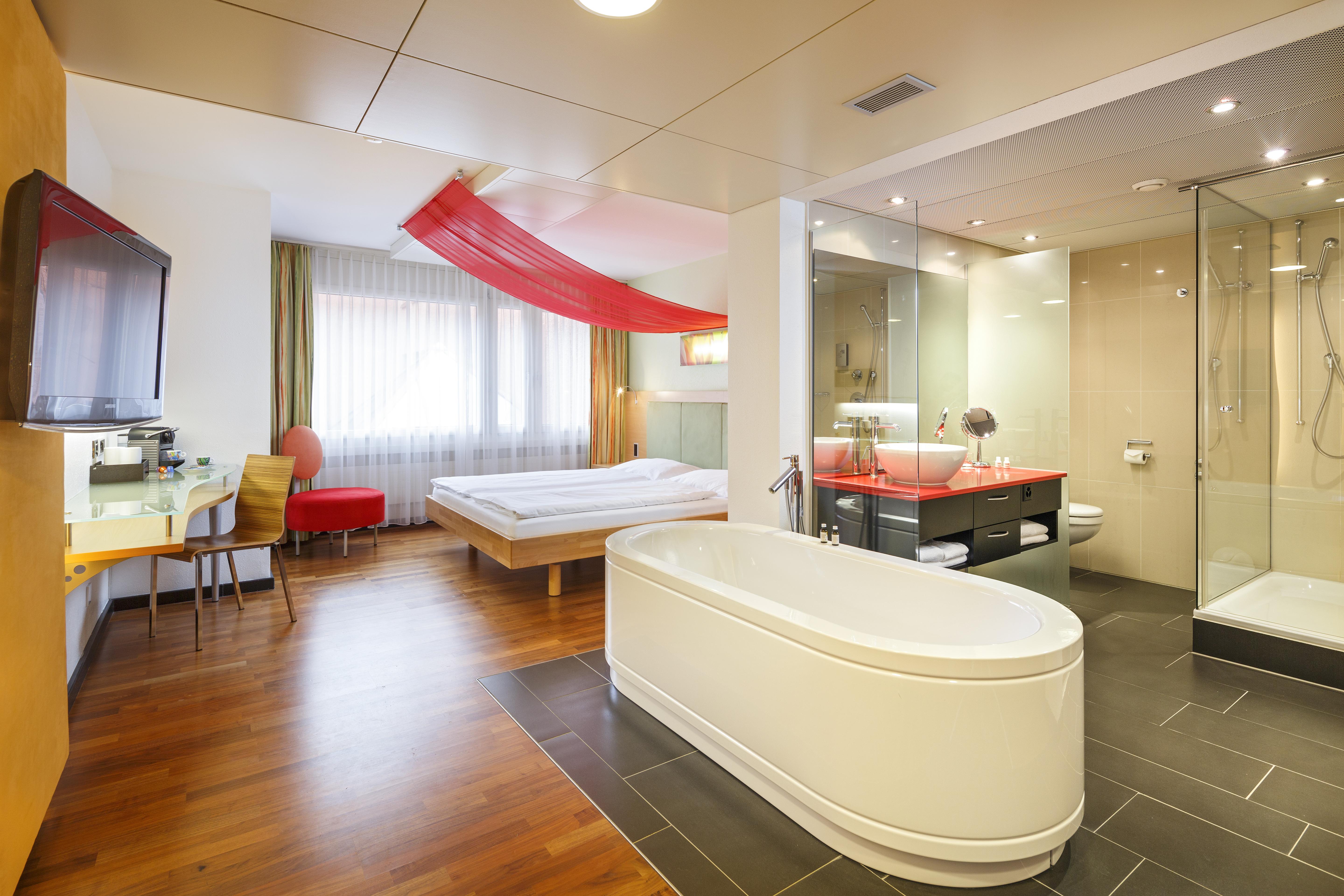 Ramada By Wyndham Du Parc Hotel